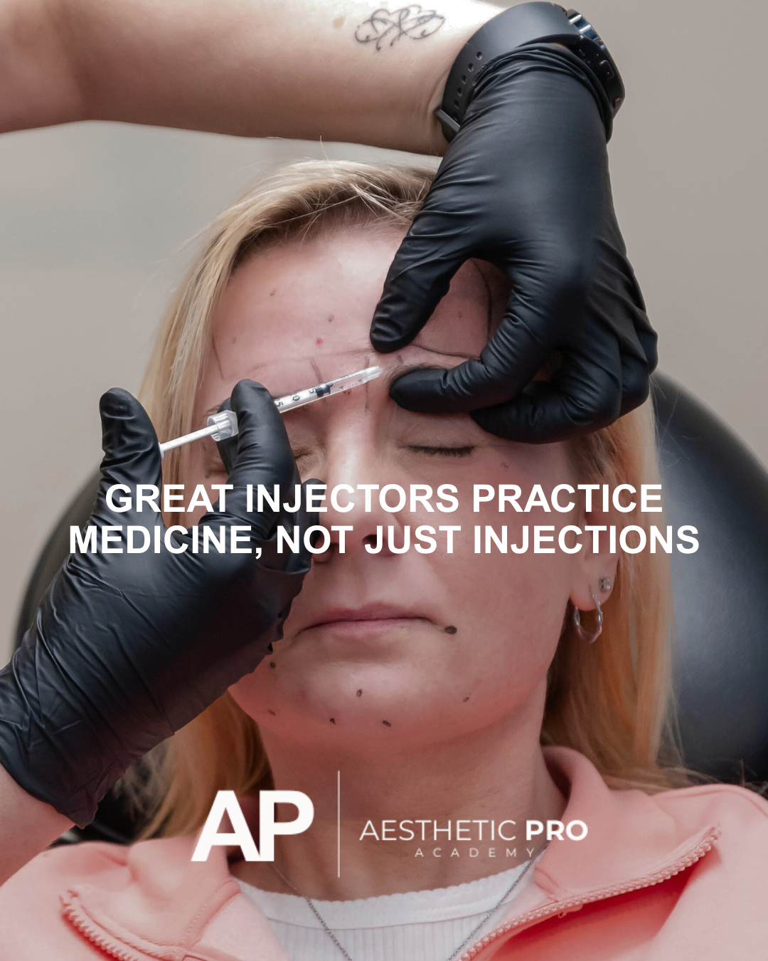 Injector student performing an injection while developing clinical judgment in aesthetic medicine.